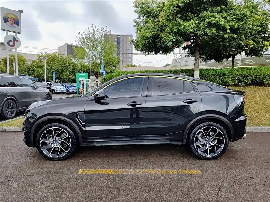 Lynk & Co 05