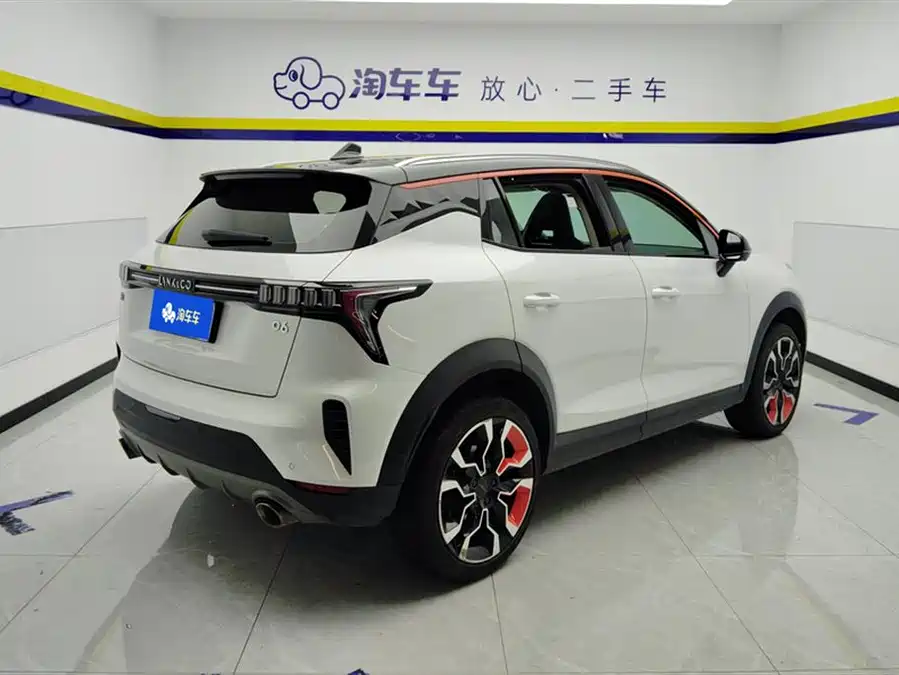 Lynk & Co 06