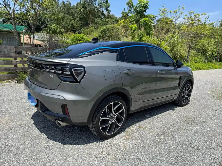 Lynk & Co 05