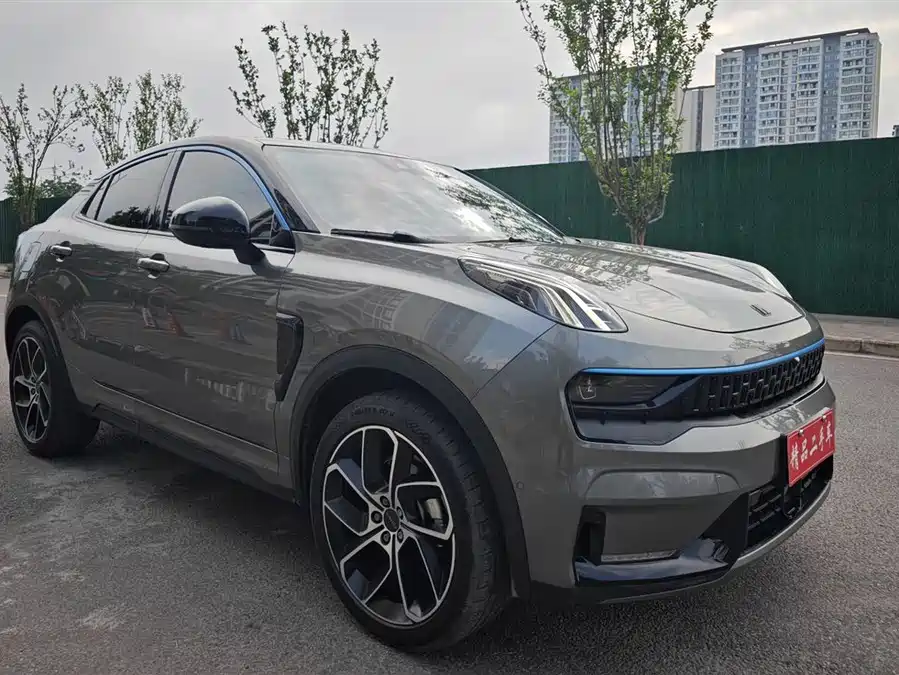 Lynk & Co 05