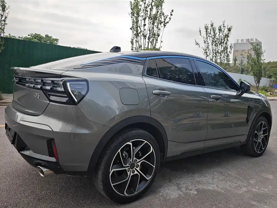 Lynk & Co 05