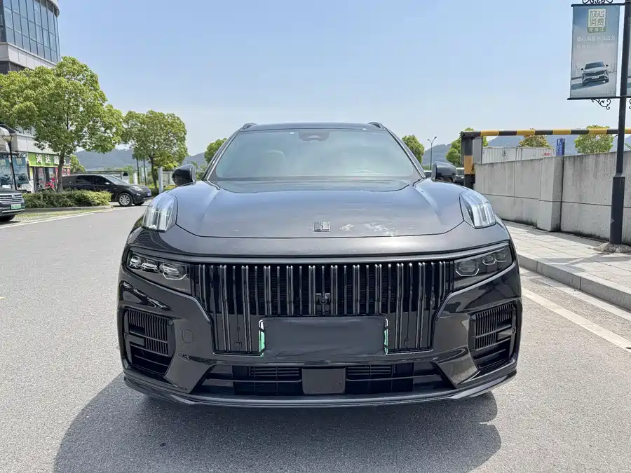 Lynk & Co 09