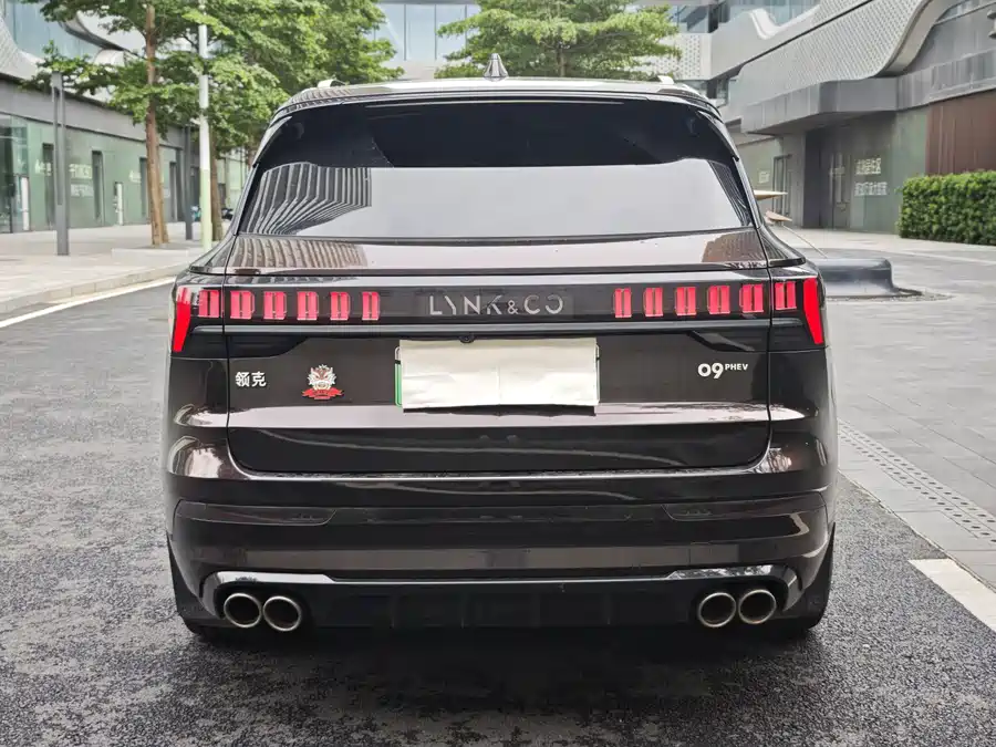 Lynk & Co 09