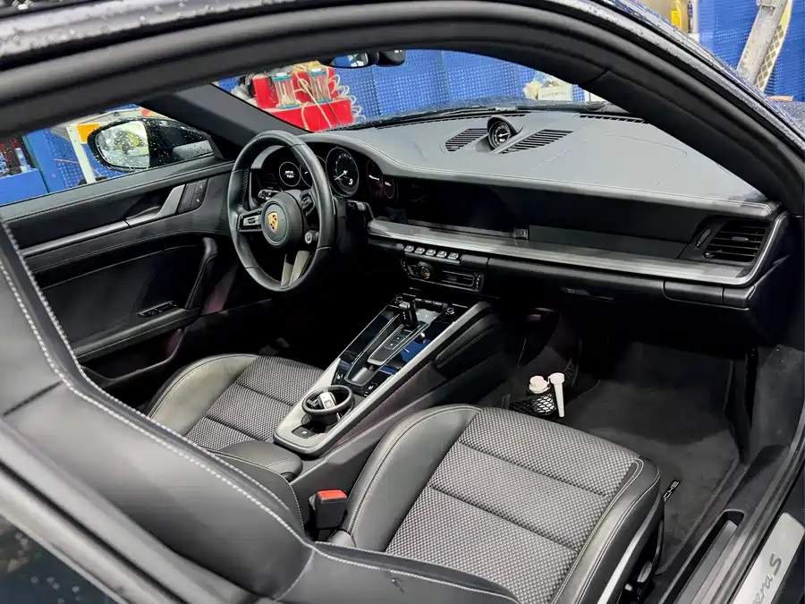 Porsche 911