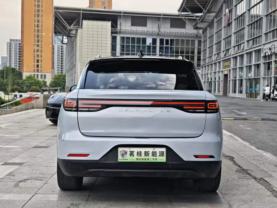 Leapmotor C11