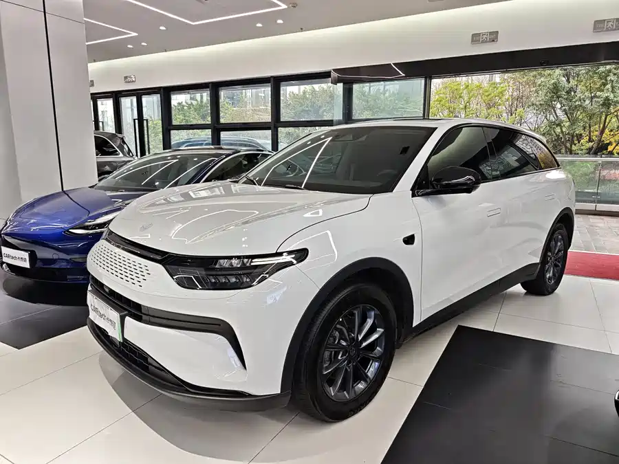 Leapmotor C11