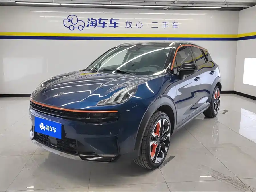 Lynk & Co 06