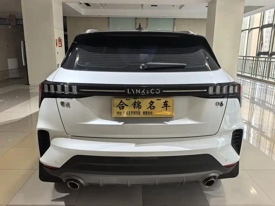 Lynk & Co 06