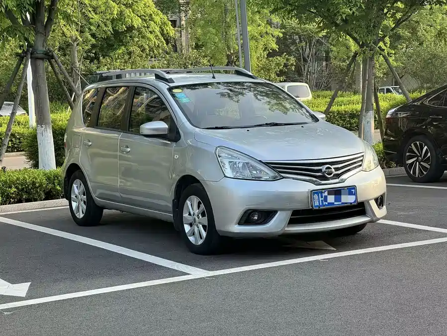 Nissan Livina