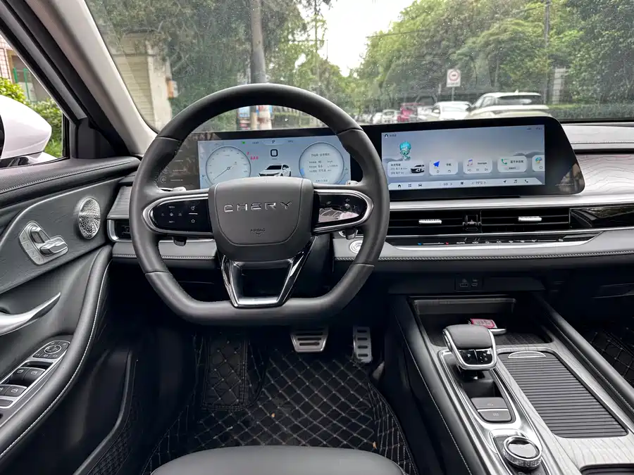 Chery Arrizo 8