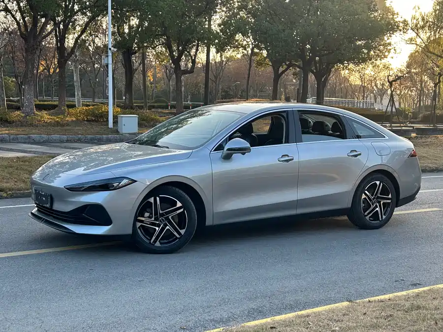 Roewe D7