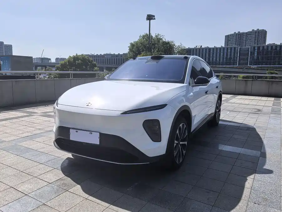 NIO EC7