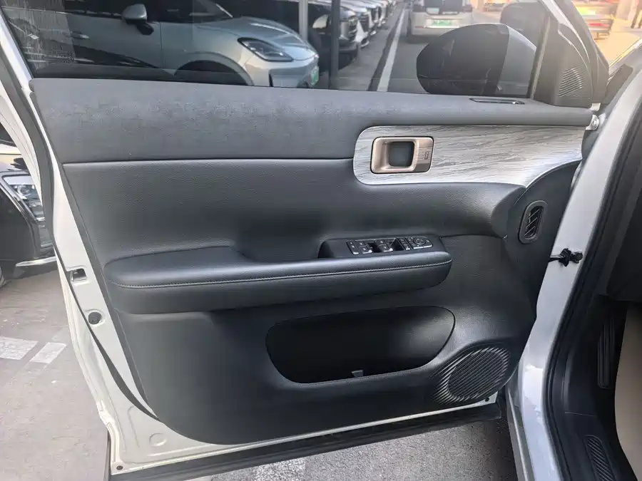Wuling Starlight S