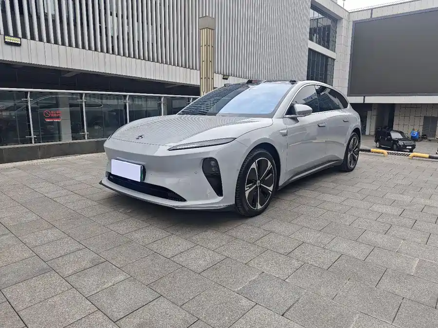 NIO ET5T