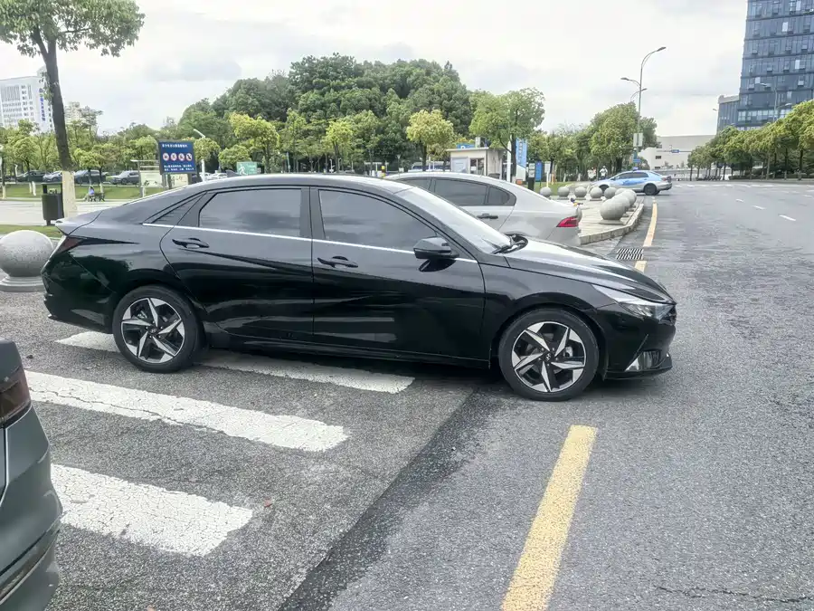 Hyundai Elantra