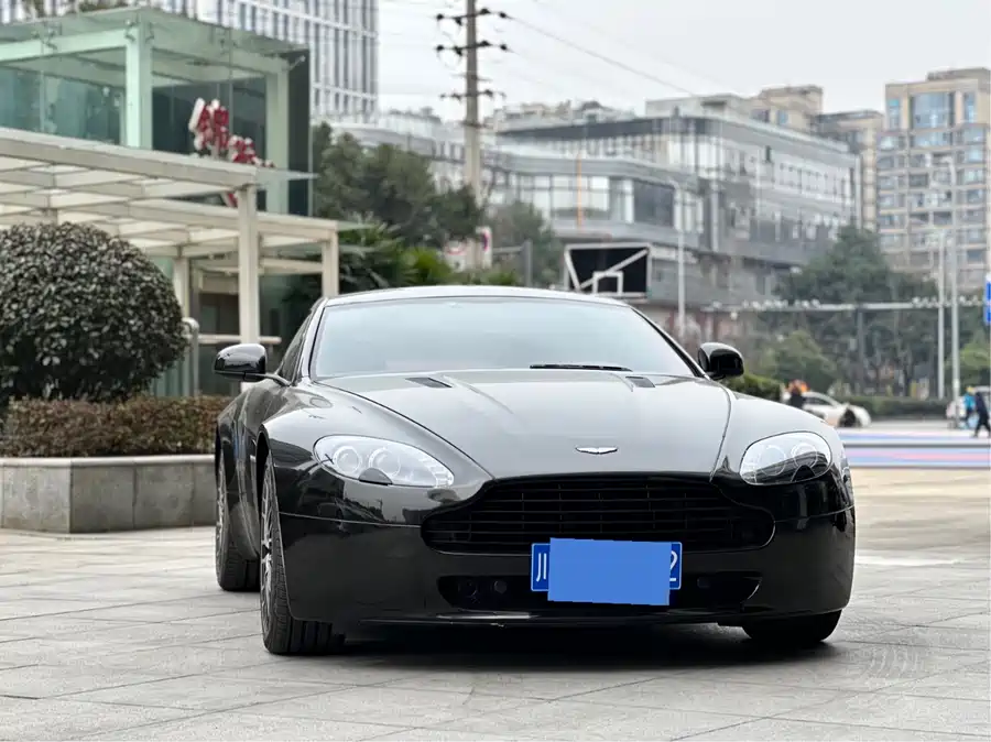 Aston Martin V8 Vantage