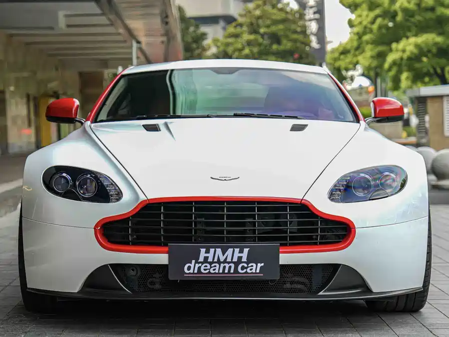 Aston Martin V8 Vantage