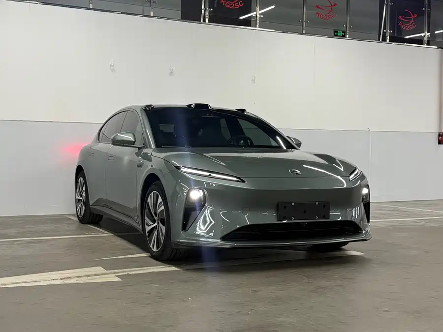 NIO ET5