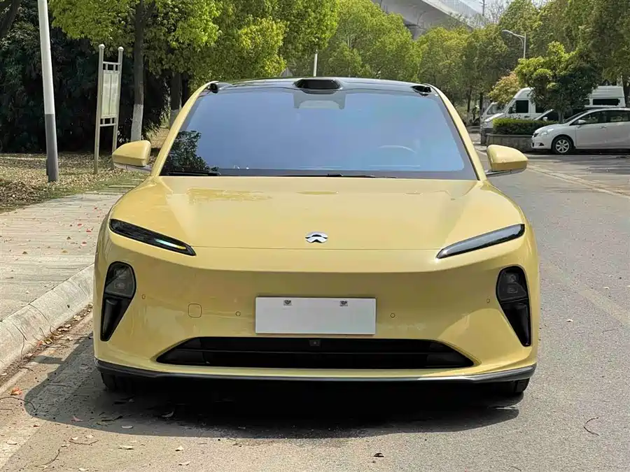 NIO ET5