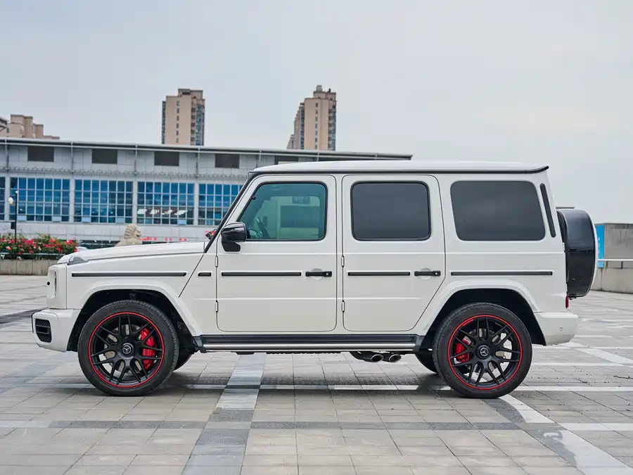 Mercedes Benz G-rated