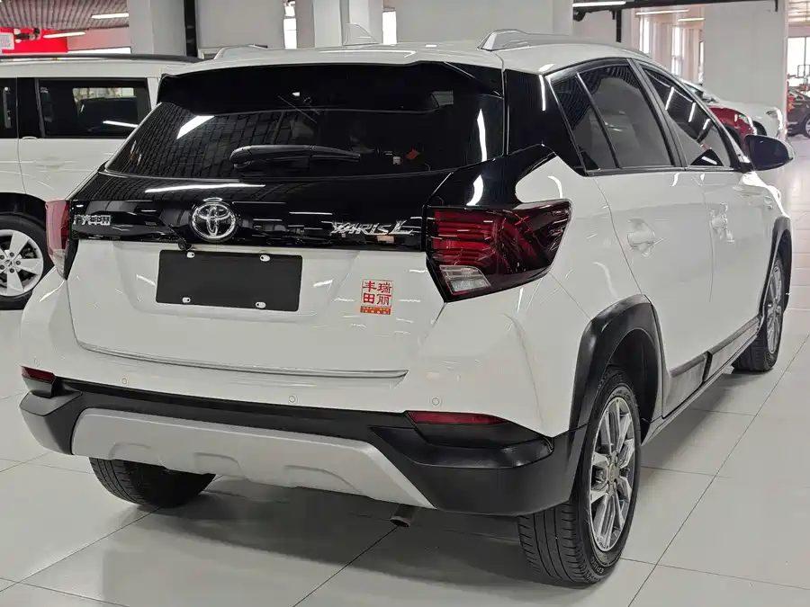 Toyota YARiS L