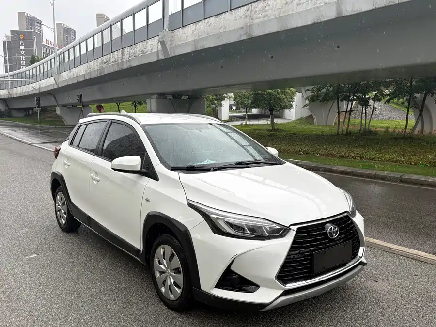 Toyota YARiS L