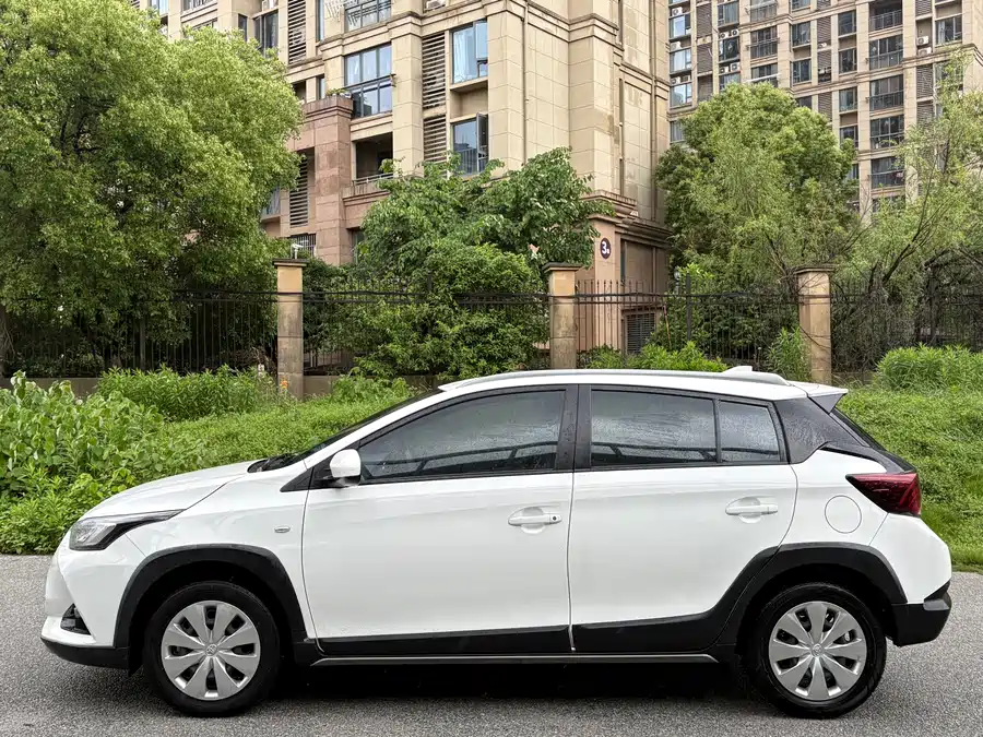 Toyota YARiS L
