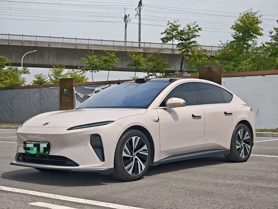 NIO ET5
