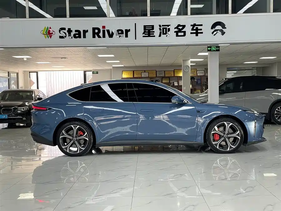 NIO ET5