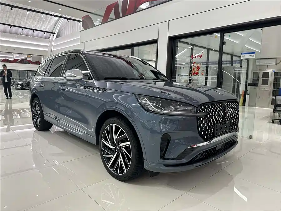 Lincoln Aviator