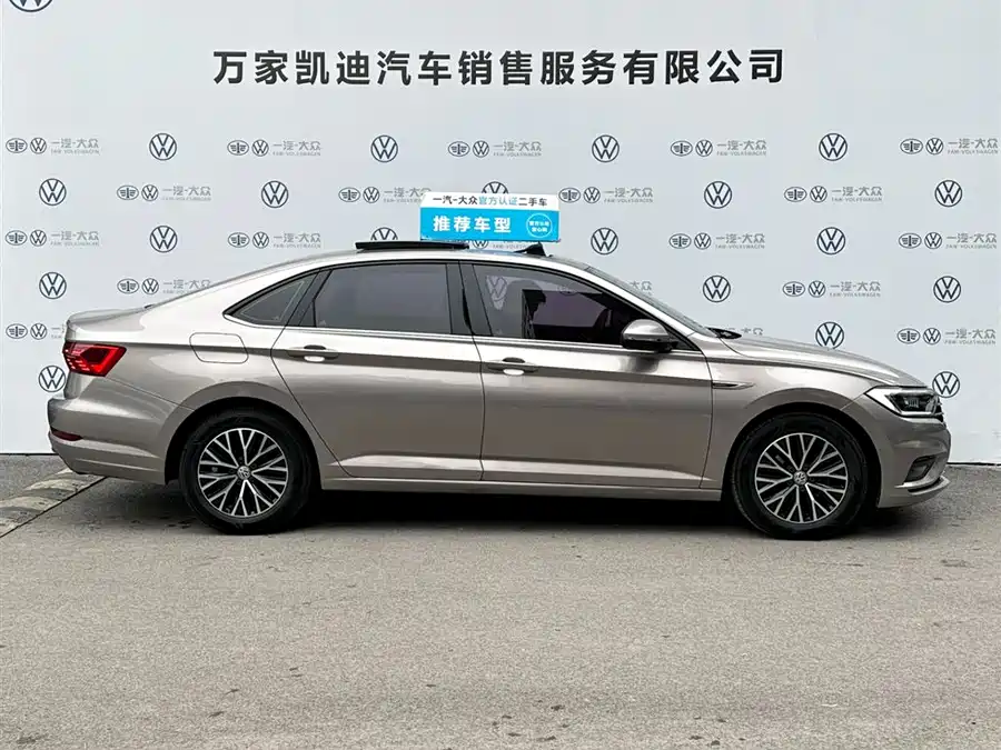Volkswagen Sagitar