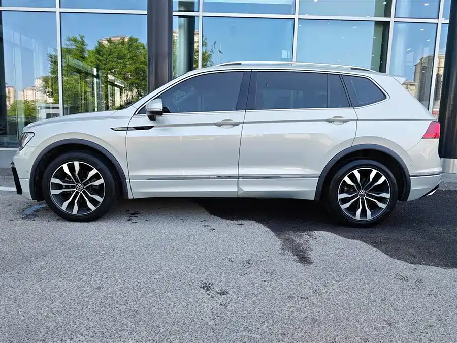 Volkswagen Tiguan L