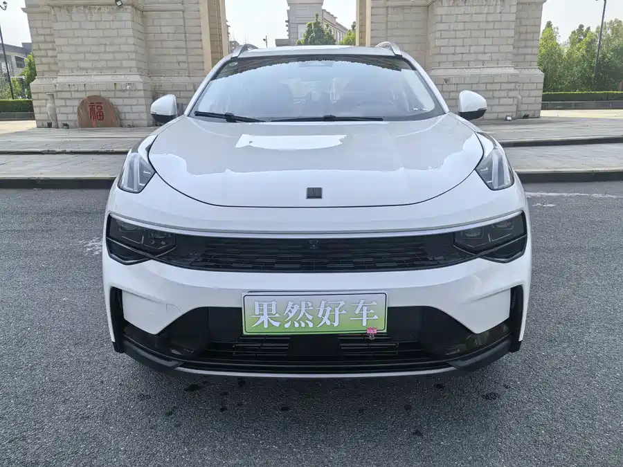Lynk & Co 01