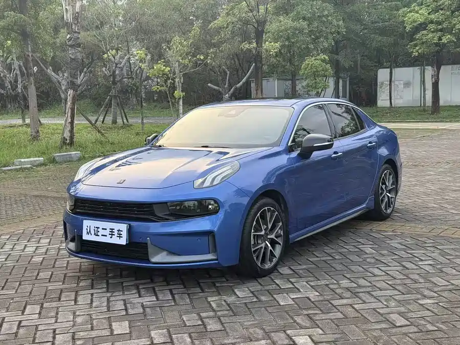 Lynk & Co 03