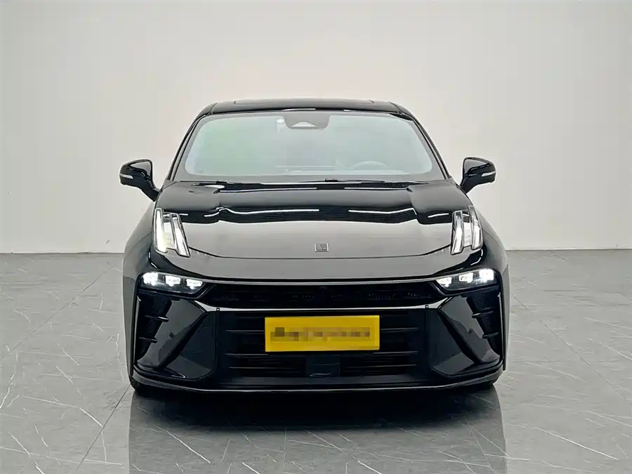Lynk & Co 03