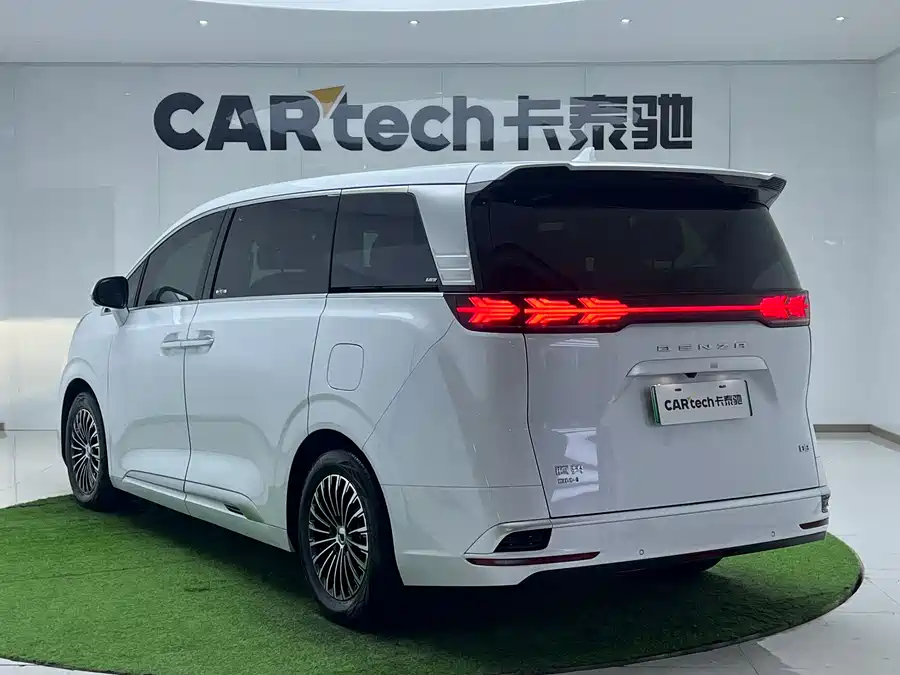 BYD D9