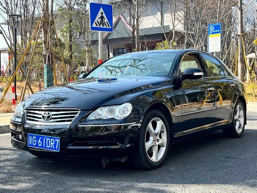 Toyota Reiz