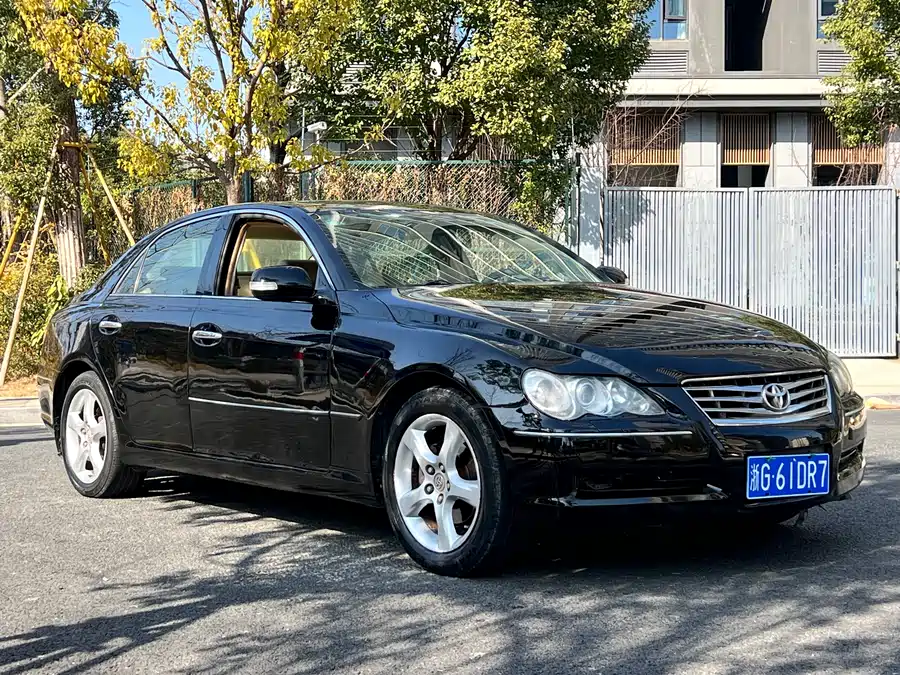 Toyota Reiz