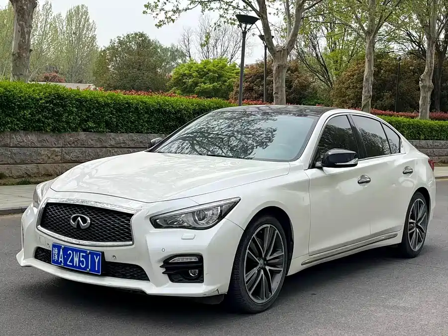 Infiniti Q50L