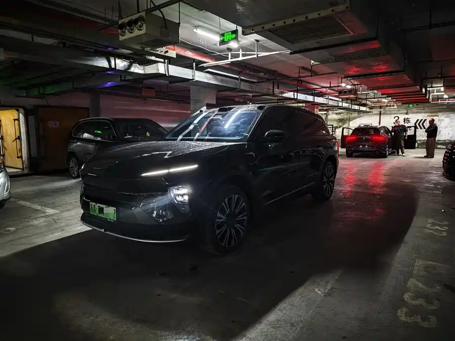 NIO ES8