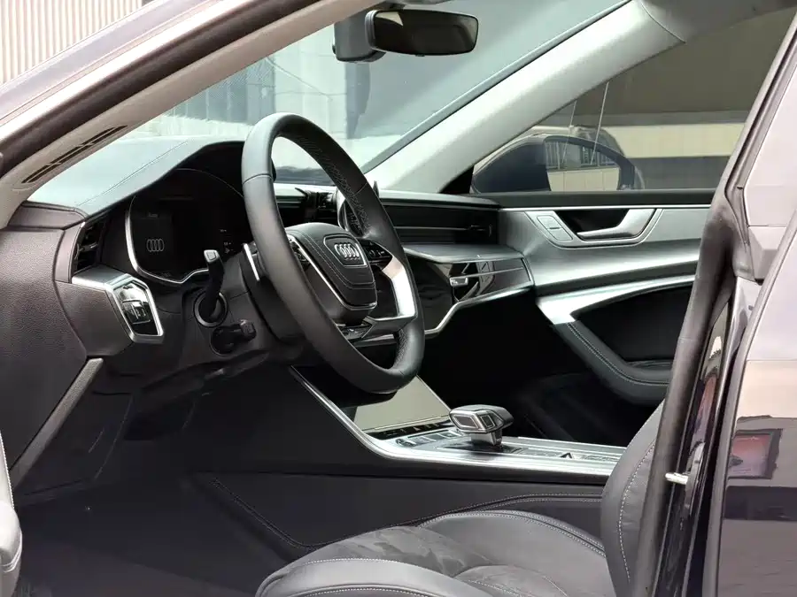 Audi A7L