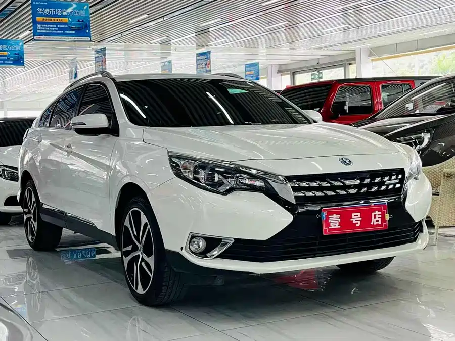 Venucia T90