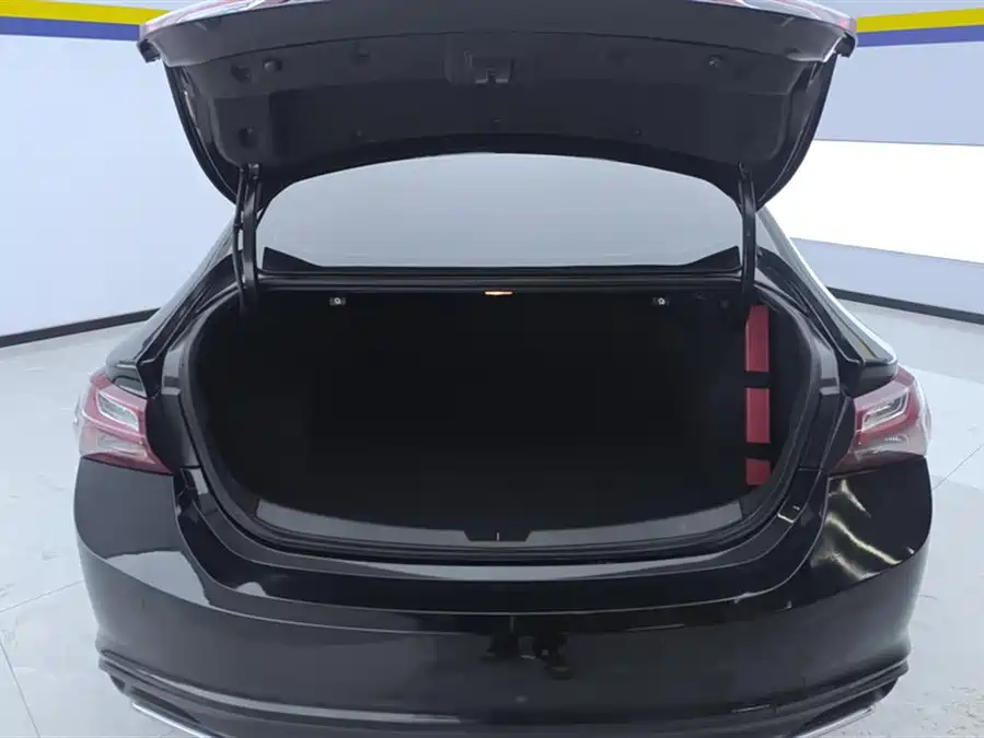 Chevrolet Malibu XL