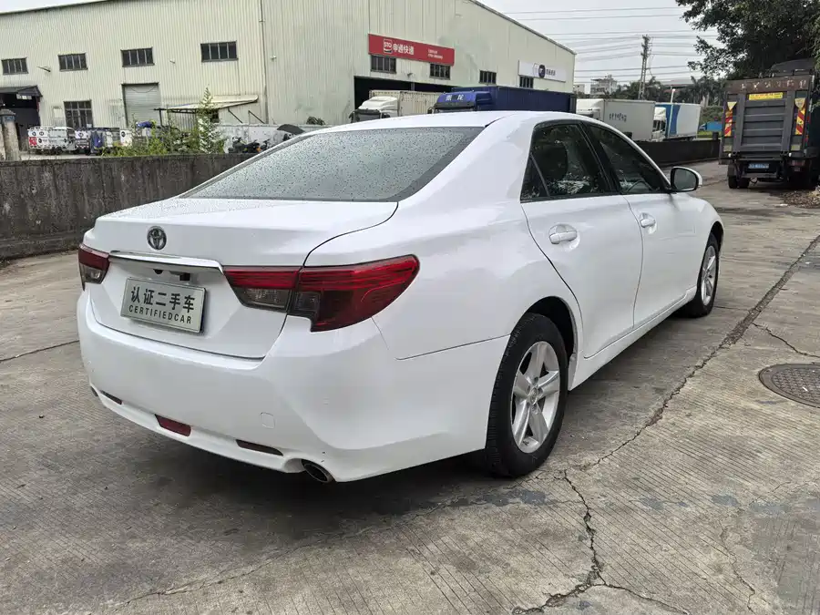 Toyota Reiz