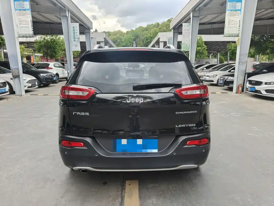 Jeep Cherokee
