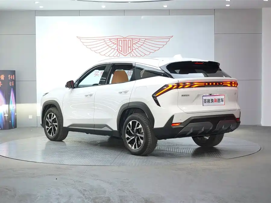 Geely Galaxy L7