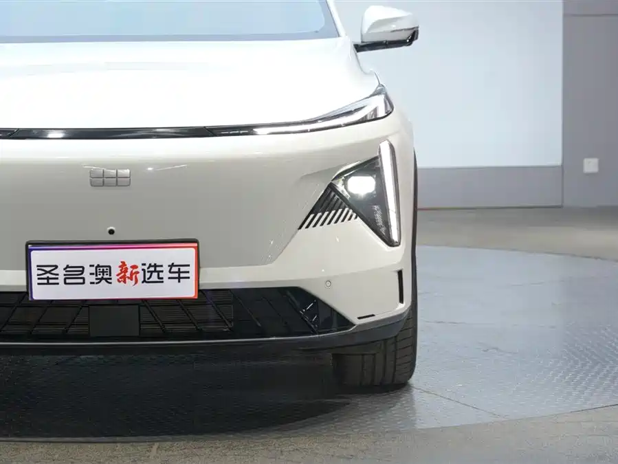 Geely Galaxy L7