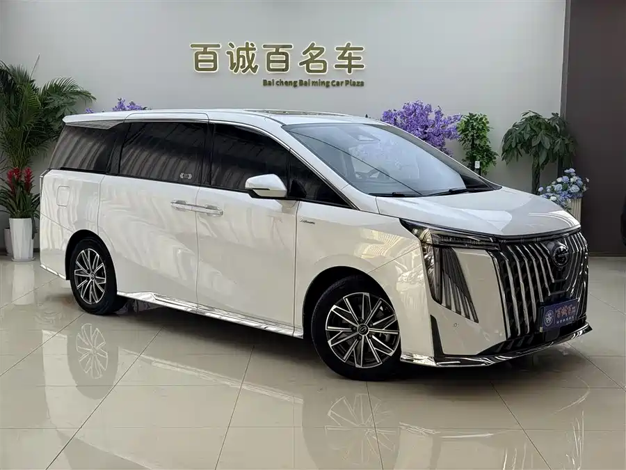 GAC Trumpchi M8
