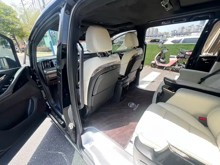 GAC Trumpchi M8