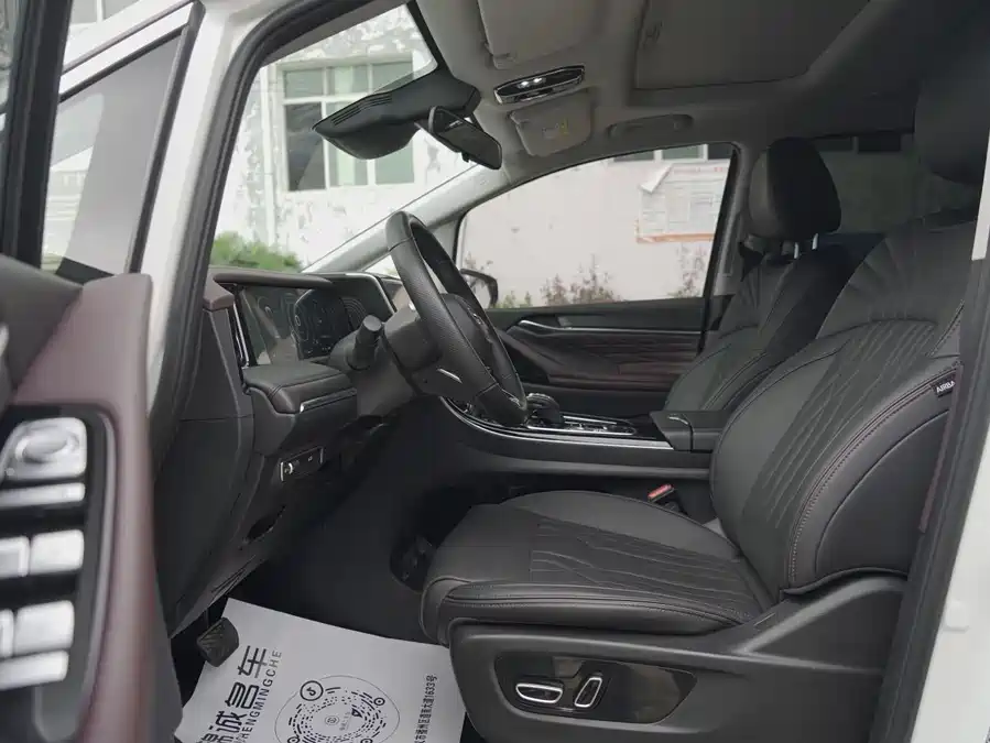 GAC Trumpchi M8